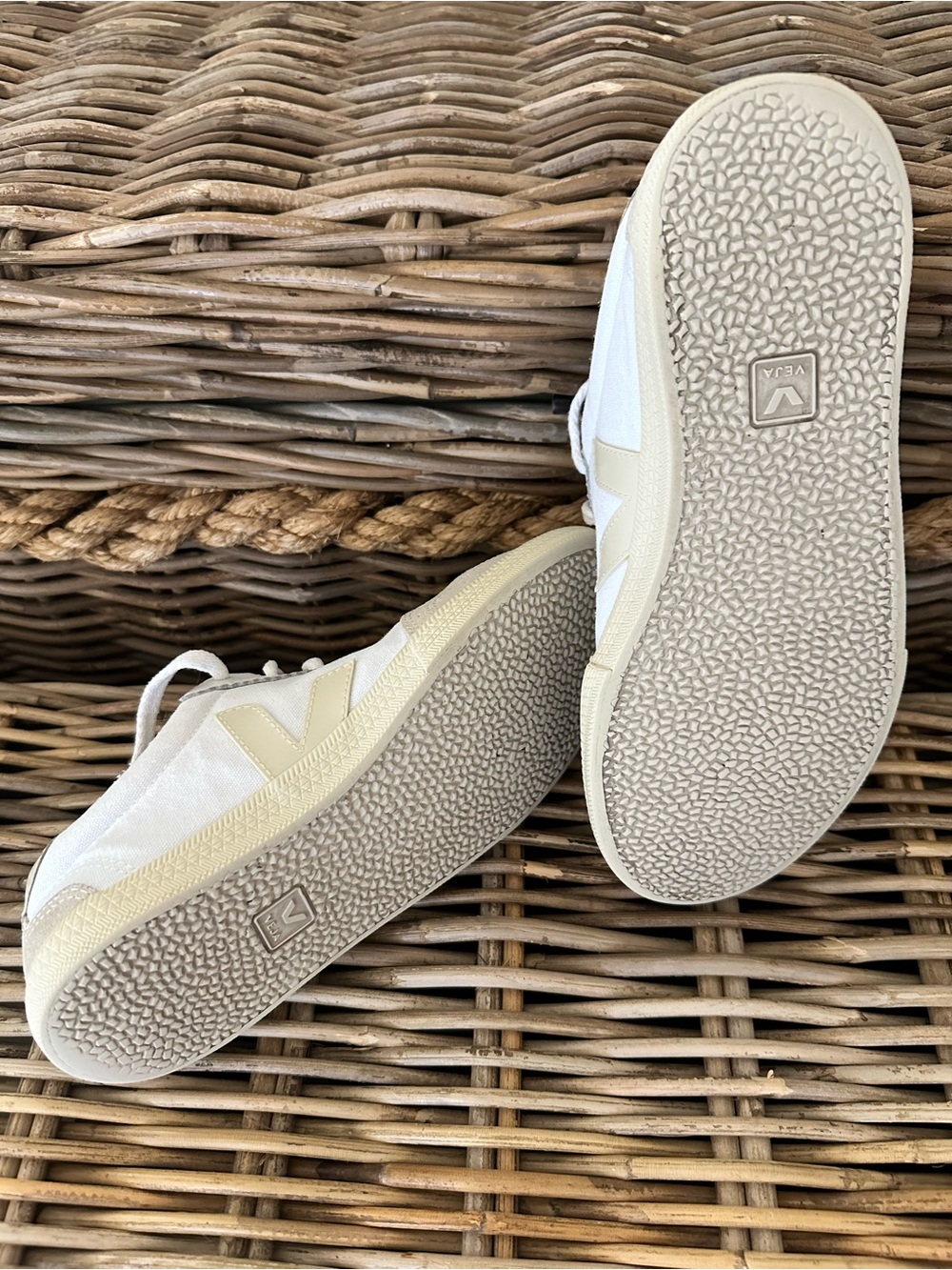 Veja Volley Pierre Sneaker size 38 - Picture 8 of 9